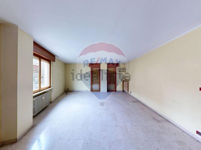 Appartamento in vendita di 195 m² in Viale dei Caduti, 72
