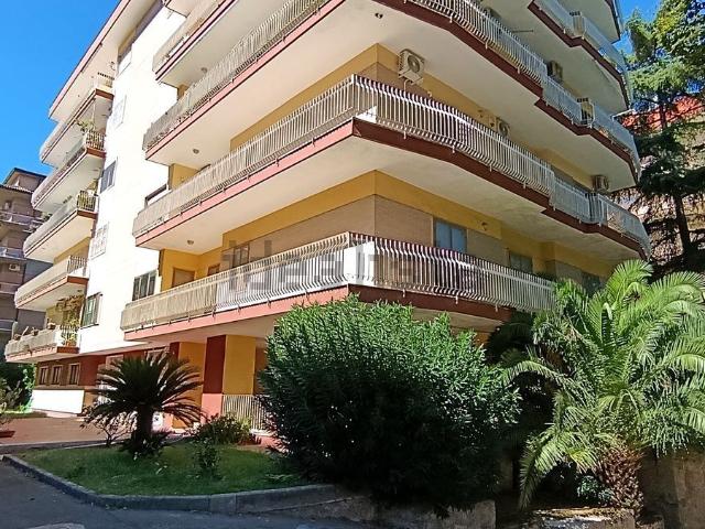 Appartamento in vendita di 195 m² in Viale Michelangelo Buonarroti, 9