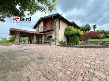 Appartamento in vendita di 195 m² in Frazione Crociglia, 5