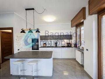Appartamento in vendita di 195 m² in Strada Vicinale Santa Caterina, 24