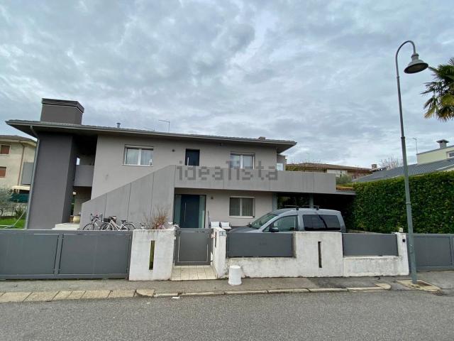 Appartamento in vendita di 196 m²
