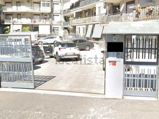 Appartamento in vendita di 196 m² in Via Ammiraglio Caracciolo