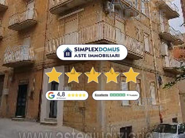 Appartamento in vendita di 196 m² in Via Papa Pio XII