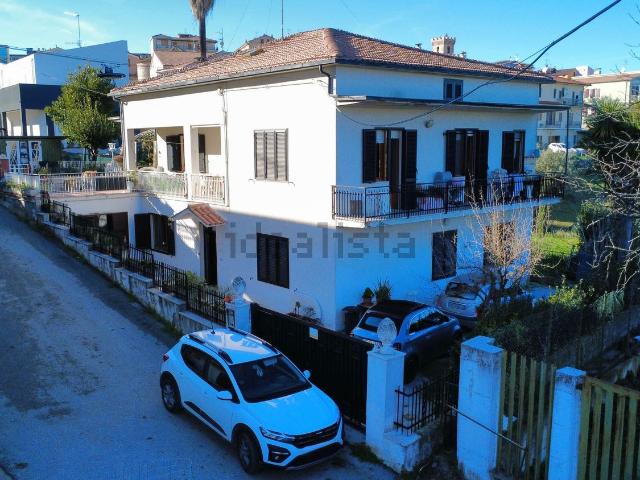 Appartamento in vendita di 196 m² in Via Teresa Noce, 3