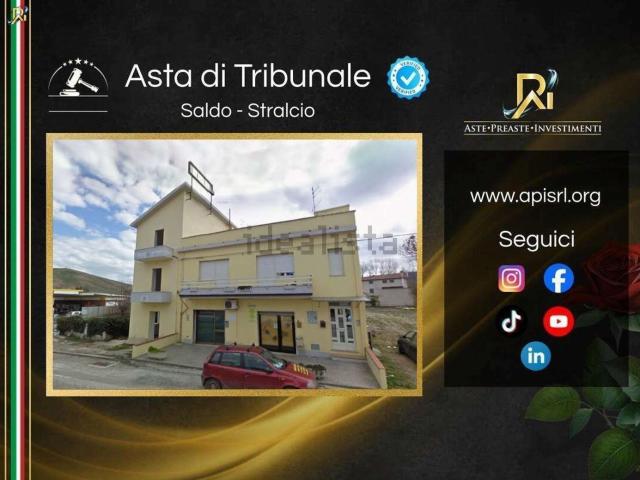 Appartamento in vendita di 196 m² in Via Tiburtina Valeria, 3