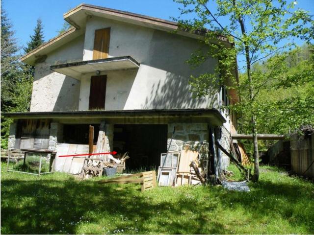 Appartamento in vendita di 197 m² in Via Caduti di Cà Berna