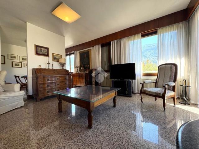 Appartamento in vendita di 197 m² in Via Aldo Moro, 26