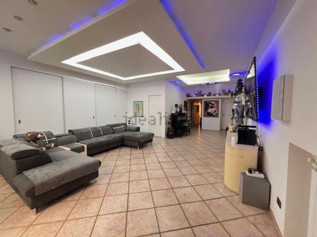 Appartamento in vendita di 197 m² in Via Giovanni XXIII