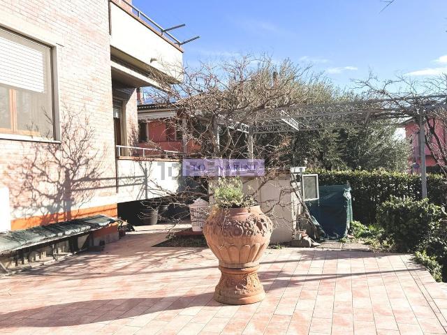 Appartamento in vendita di 197 m² in Via Luigi Galvani