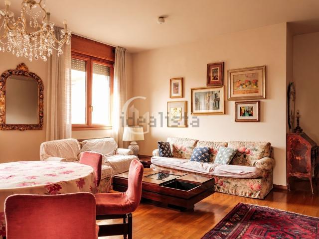 Appartamento in vendita di 197 m² in Via Luigi Sartorio