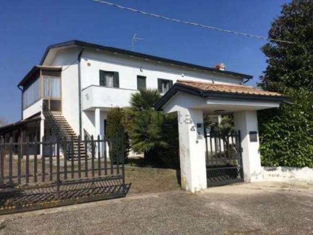 Appartamento in vendita di 197 m² in Via Monte Berico