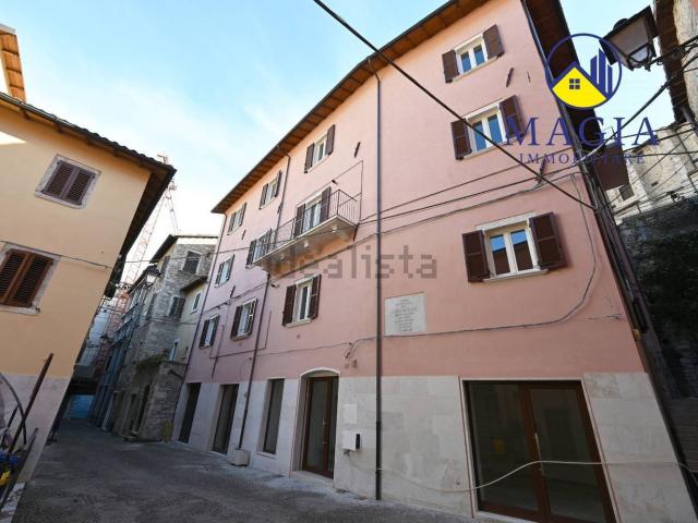 Appartamento in vendita di 197 m² in Corso Gregorio Schiavi, 40