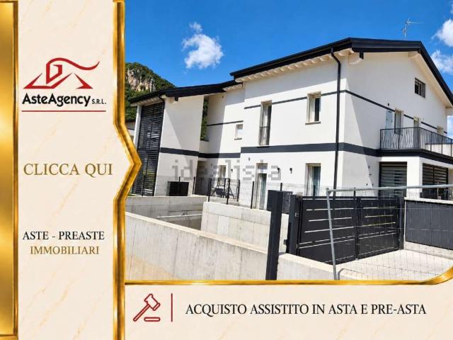 Appartamento in vendita di 198 m² in Via Campagna