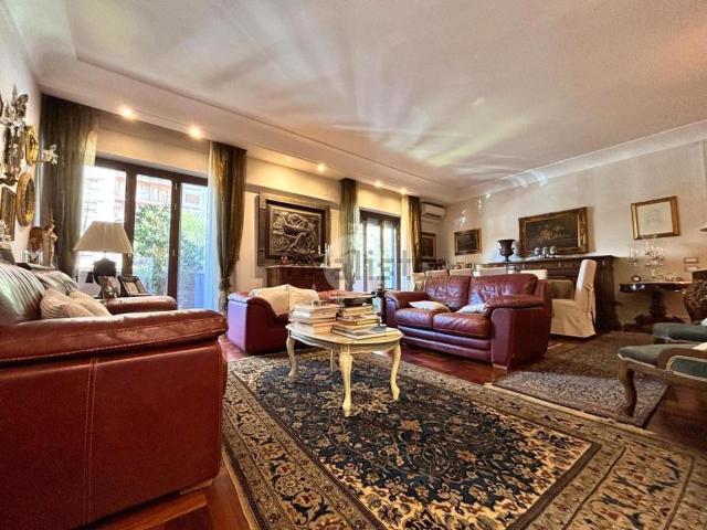 Appartamento in vendita di 198 m² in Via Antonio Pacinotti, 34