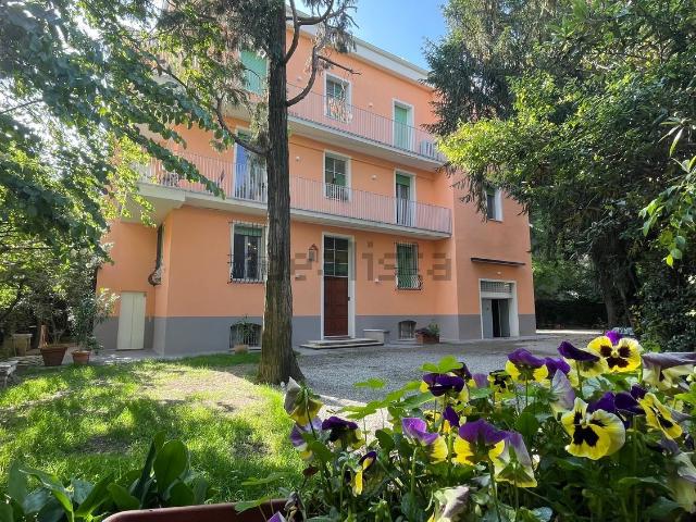 Appartamento in vendita di 198 m² in Via Archirola