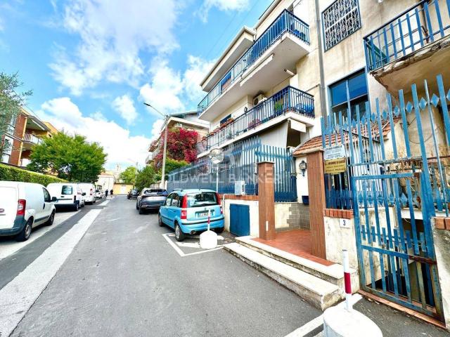 Appartamento in vendita di 198 m² in Via Giovanni Pascoli, 1