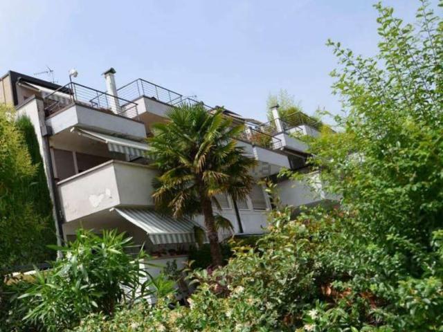 Appartamento in vendita di 198 m² in Via Emilia, 3