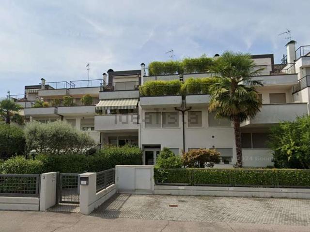Appartamento in vendita di 198 m² in Via Emilia, 3