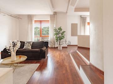 Appartamento in vendita di 198 m² in Via Fabio Filzi, 28