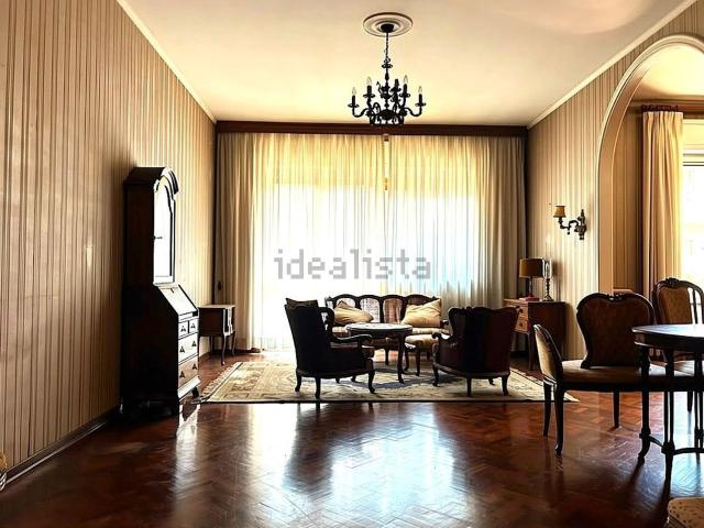 Appartamento in vendita di 198 m² in Viale Leopoldo Muzii
