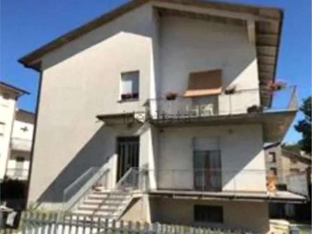 Appartamento in vendita di 198 m² in Via Leonardo da Vinci, 7