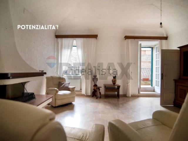 Appartamento in vendita di 198 m² in Via Roma, 21