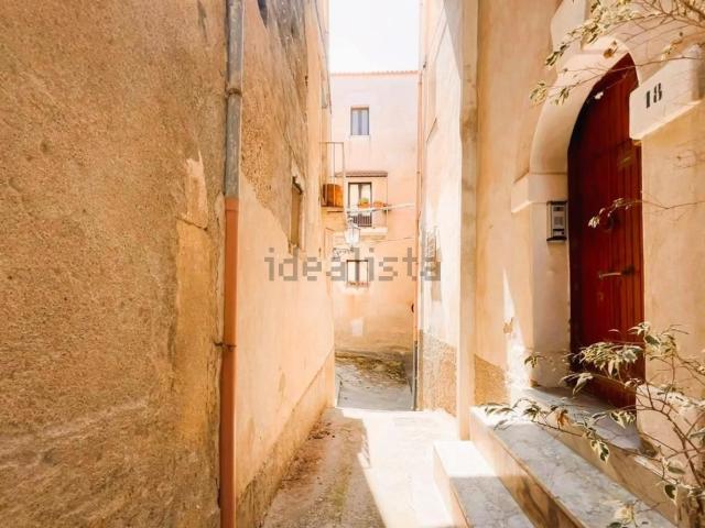 Appartamento in vendita di 198 m² in Salita Antico Ospedale, 3
