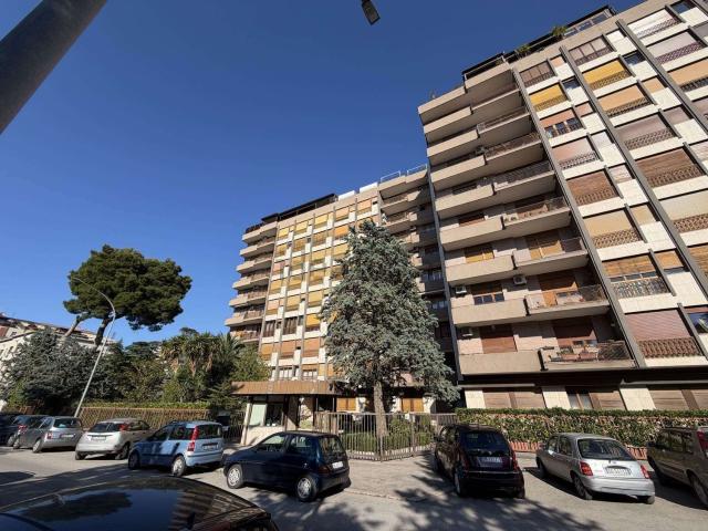 Appartamento in vendita di 199 m² in Via Giuseppe Rosati, 141