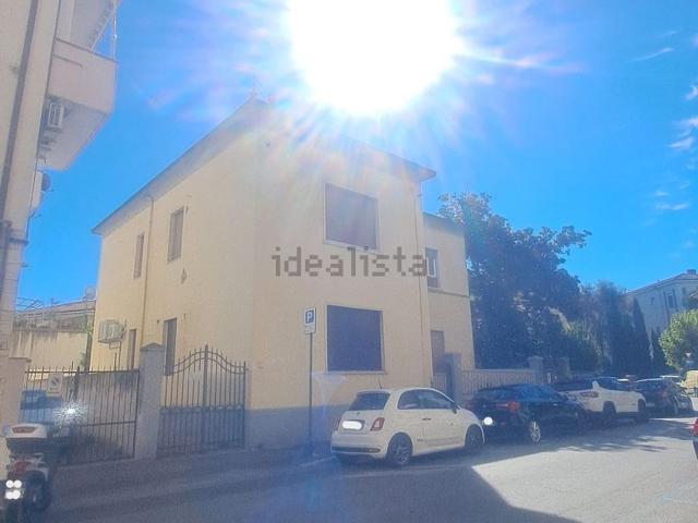 Appartamento in vendita di 199 m² in Via Giuseppe Verdi