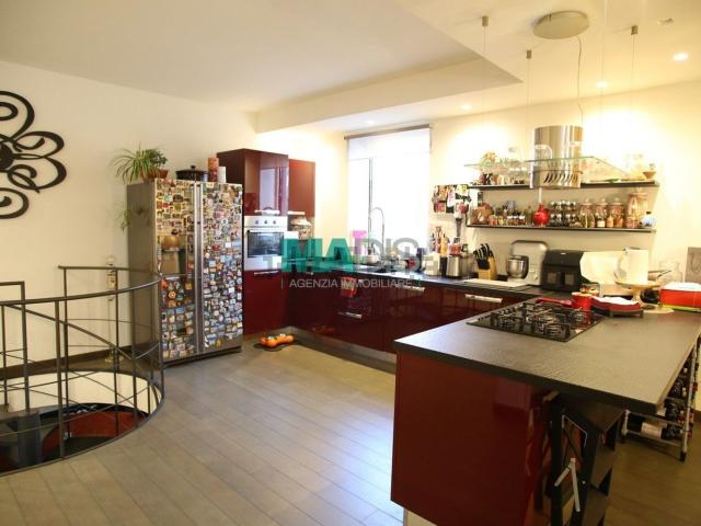 Appartamento in vendita di 199 m² in Via del Palco
