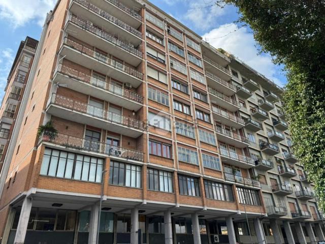 Appartamento in vendita di 200 m² in Via Carlo del Balzo, 15