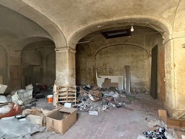 Appartamento in vendita di 200 m² in Via C. Benso di Cavour, 92
