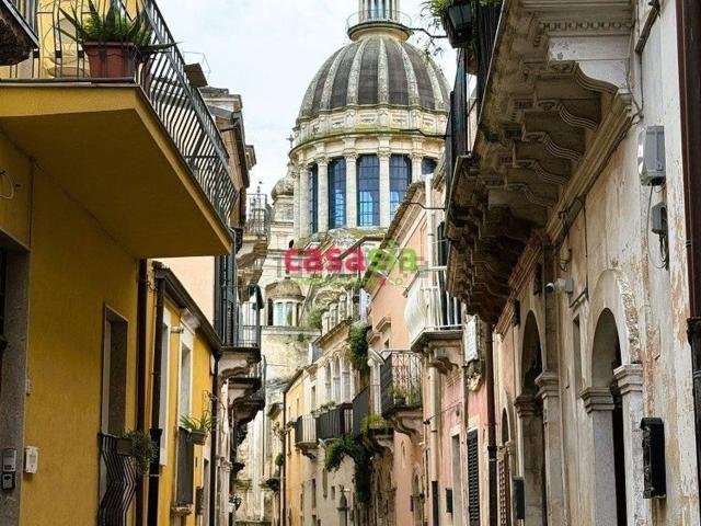 Appartamento in vendita di 200 m² in Via Capitano Bocchieri