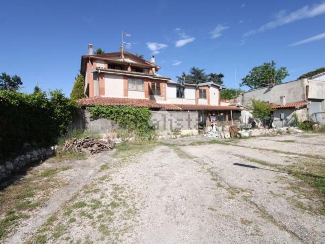 Appartamento in vendita di 200 m² in Via Carlo Alberto Dalla Chiesa, 227