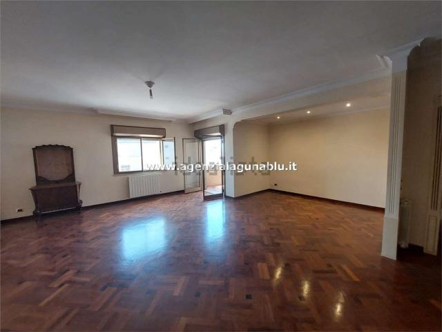 Appartamento in vendita di 200 m² in Via Castelvetrano
