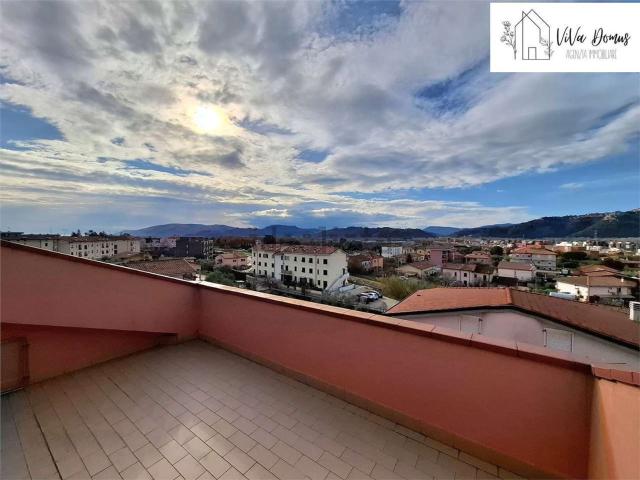 Appartamento in vendita di 200 m² in Via Cerreti
