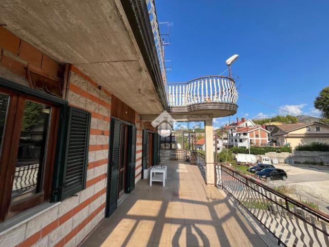 Appartamento in vendita di 200 m² in Via Crocefisso