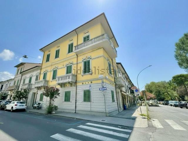 Appartamento in vendita di 200 m² in Via Antonio Fratti, 688