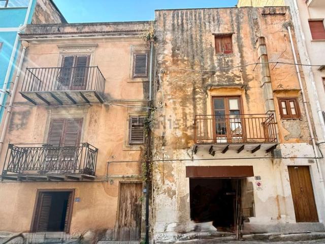 Appartamento in vendita di 70 m² in Via Antonino Curreri, 124