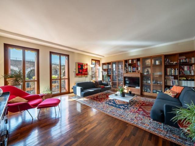 Appartamento in vendita di 200 m² in Via Anfiteatro