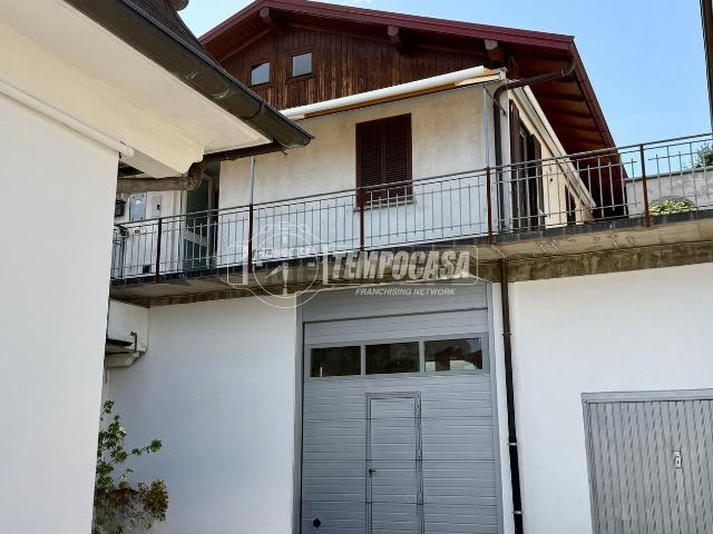 Appartamento in vendita di 180 m² in Via Annibale Rosa