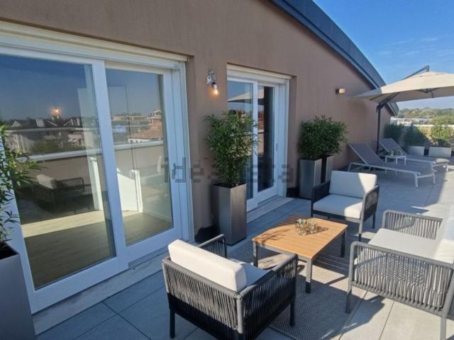 Appartamento in vendita di 200 m² in Via Albert Sabin, 9