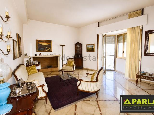 Appartamento in vendita di 200 m² in Via Alcide De Gasperi