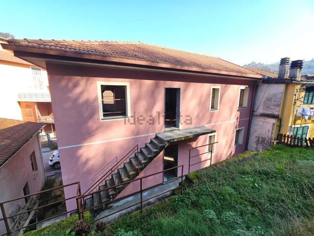 Appartamento in vendita di 200 m² in Via Bartolomeo Parodi, 215
