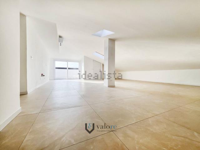 Appartamento in vendita di 200 m² in Via Bionde