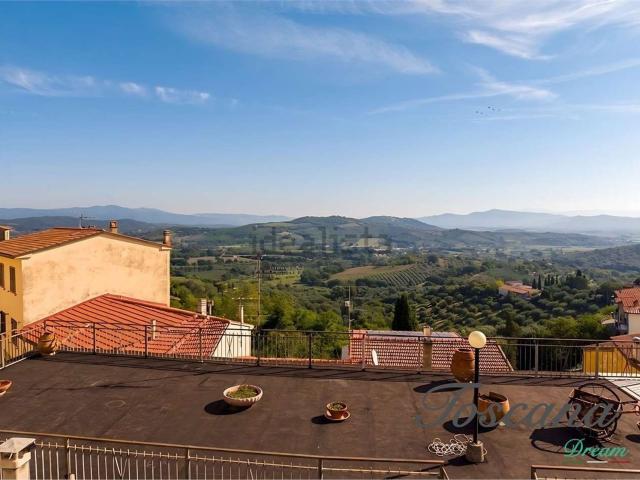 Appartamento in vendita di 200 m² in Via G. Matteotti, 17