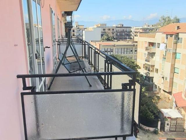 Appartamento in vendita di 200 m² in Via Giuseppe Saragat, 40