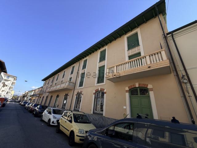 Appartamento in vendita di 200 m² in Via Giuseppe Verdi, 153