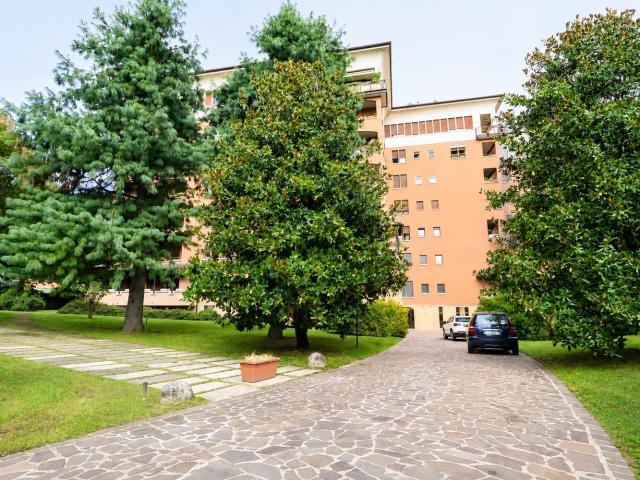 Appartamento in vendita di 200 m² in Via Giacomo Matteotti, 4