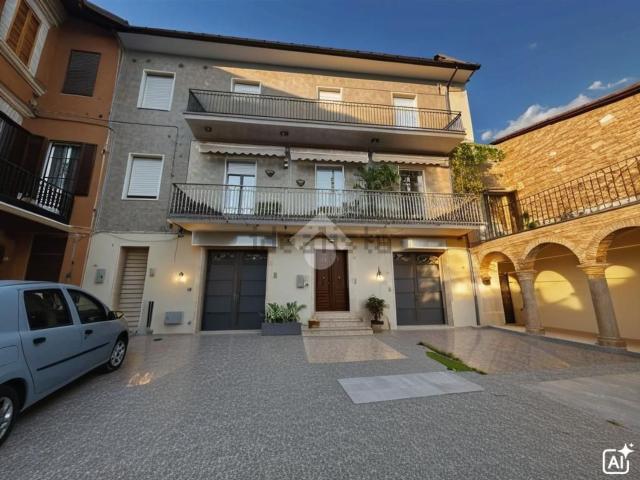Appartamento in vendita di 200 m² in Via Giovanni Becchetti, 28